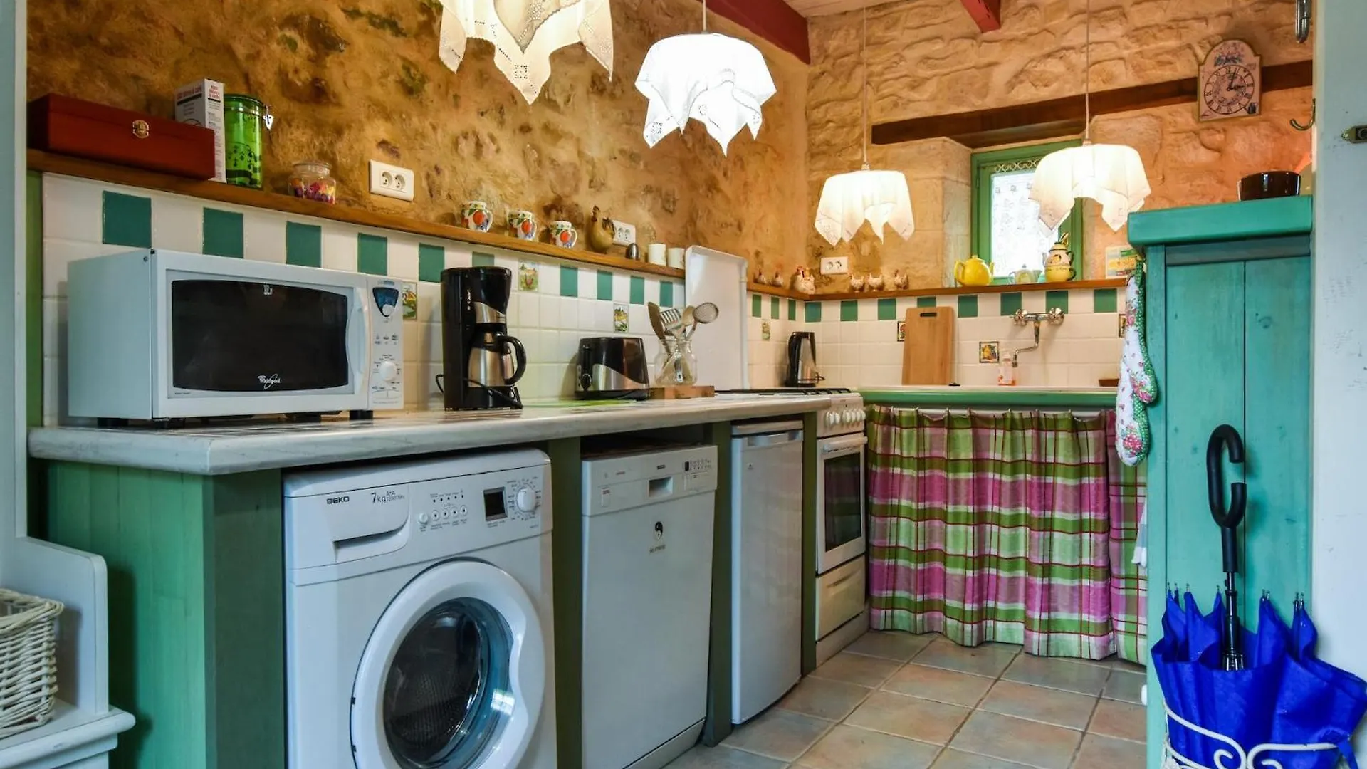 Cosy Holiday Home With Terrace Near Quimperle, Cleaning Included Querrien Franciaország
