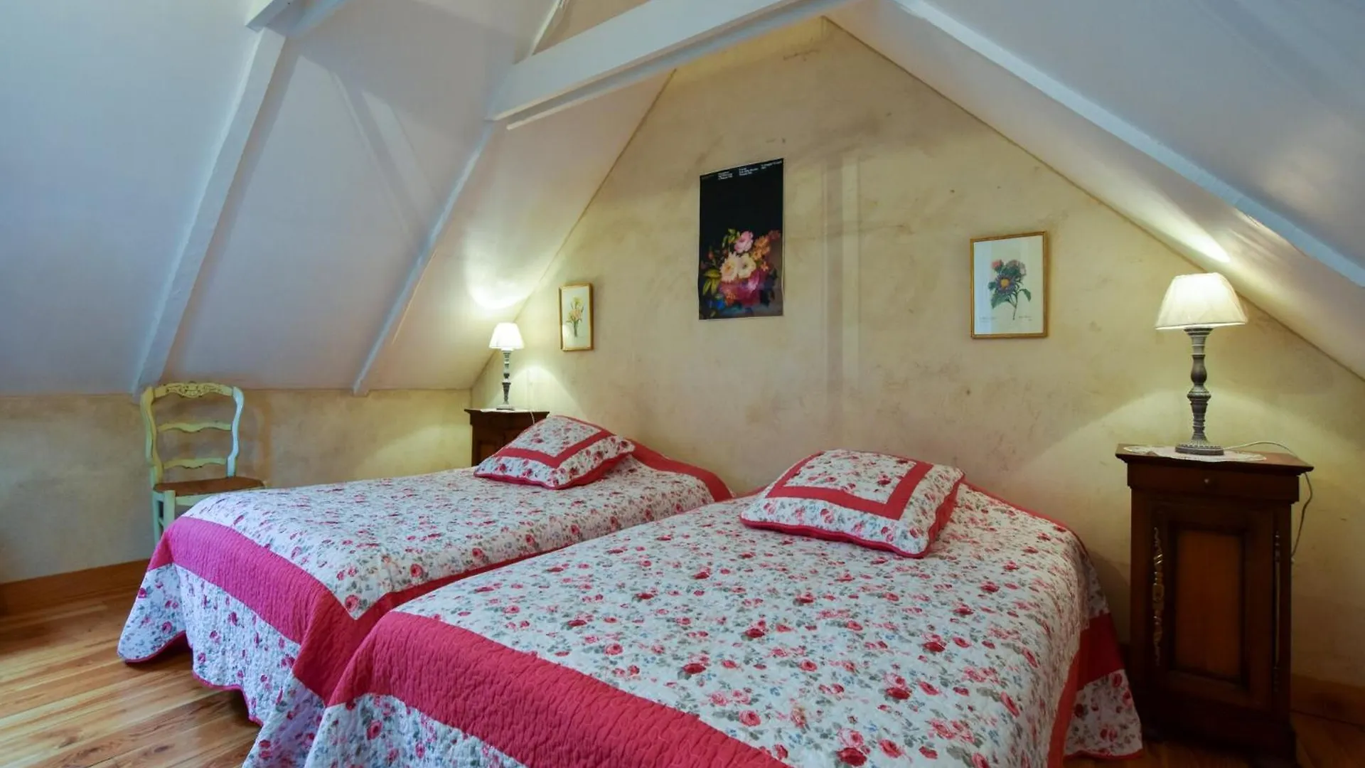 Cosy Holiday Home With Terrace Near Quimperle, Cleaning Included Querrien